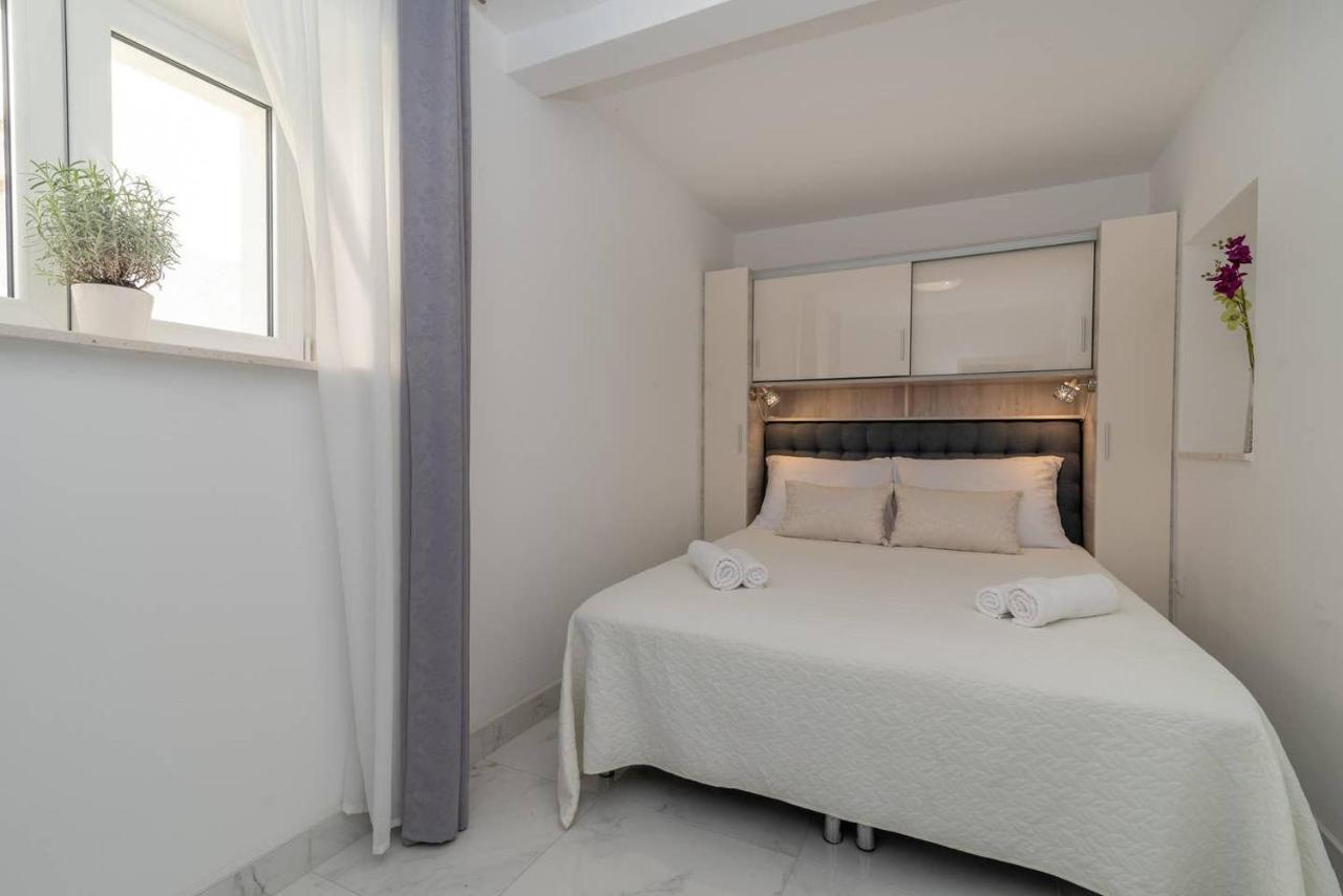 Eden Mediterranean House Vrsine Bagian luar foto