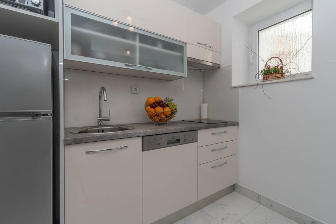 Eden Mediterranean House Vrsine Bagian luar foto
